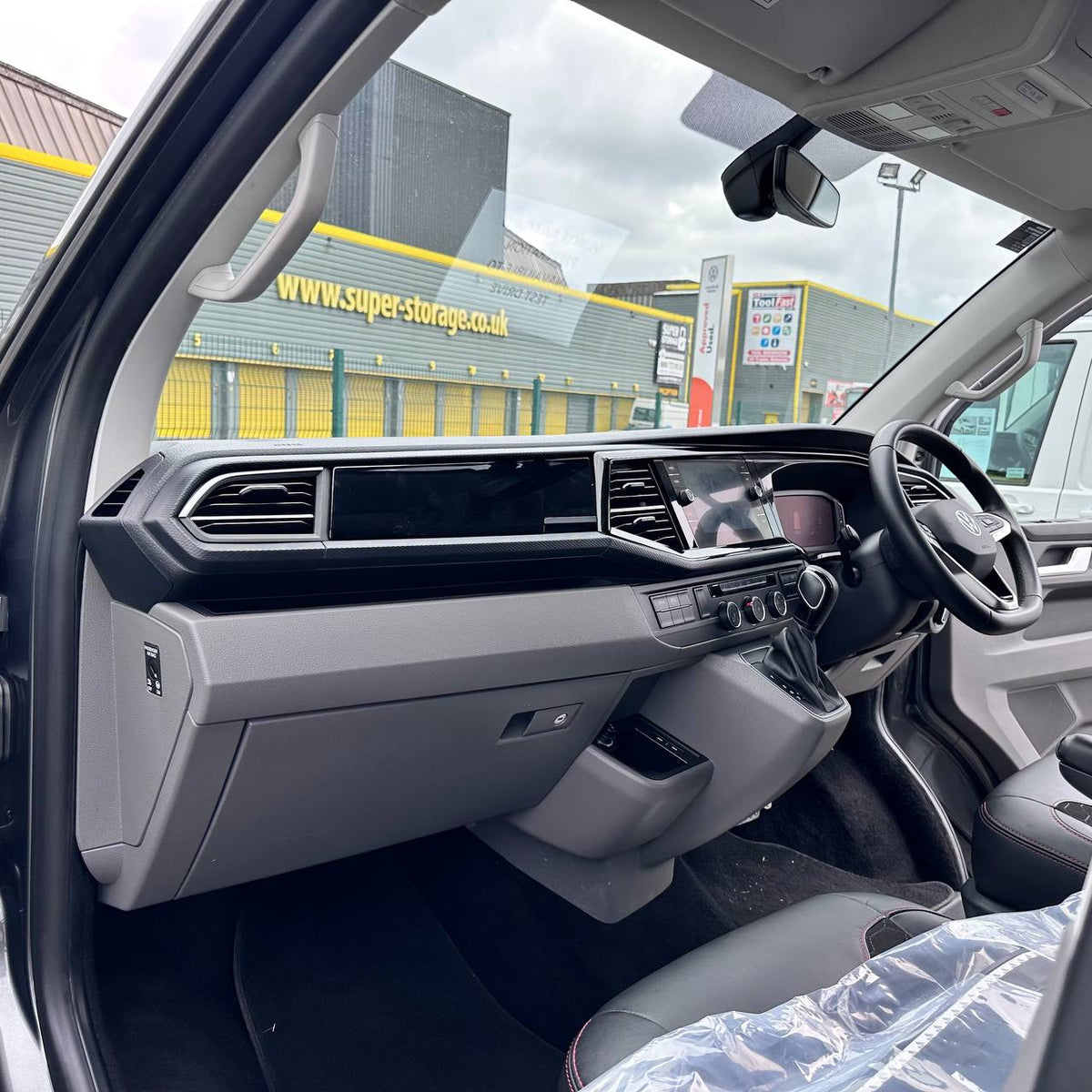 For Volkswagan Transporter T6.1 Comfort Glove box Interior Bundle Package - Gloss Black | Van-X